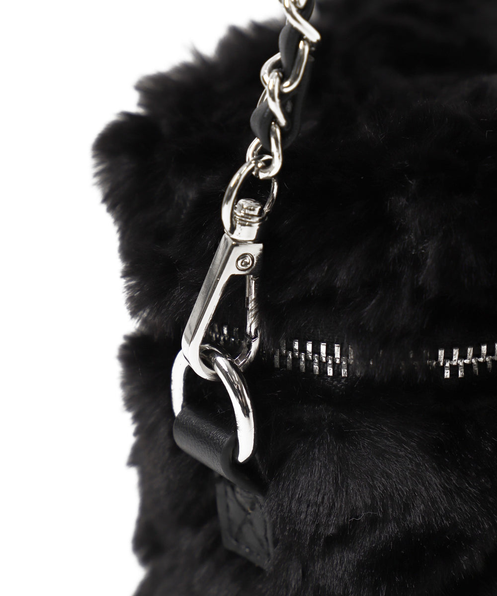 ファーバニティショルダー