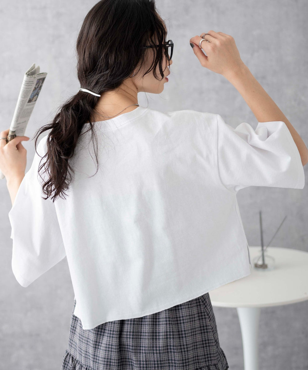 ホワイト　モデル:161cm M着用