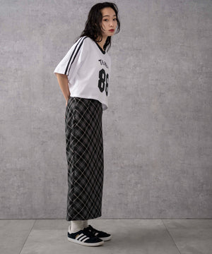 ホワイトその他 モデル：161cm M着用