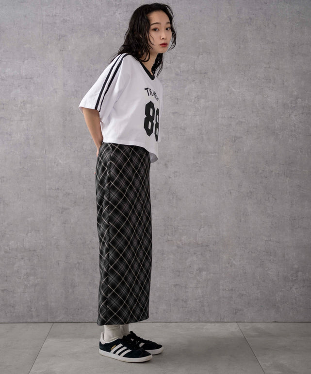 ホワイトその他 モデル：161cm M着用