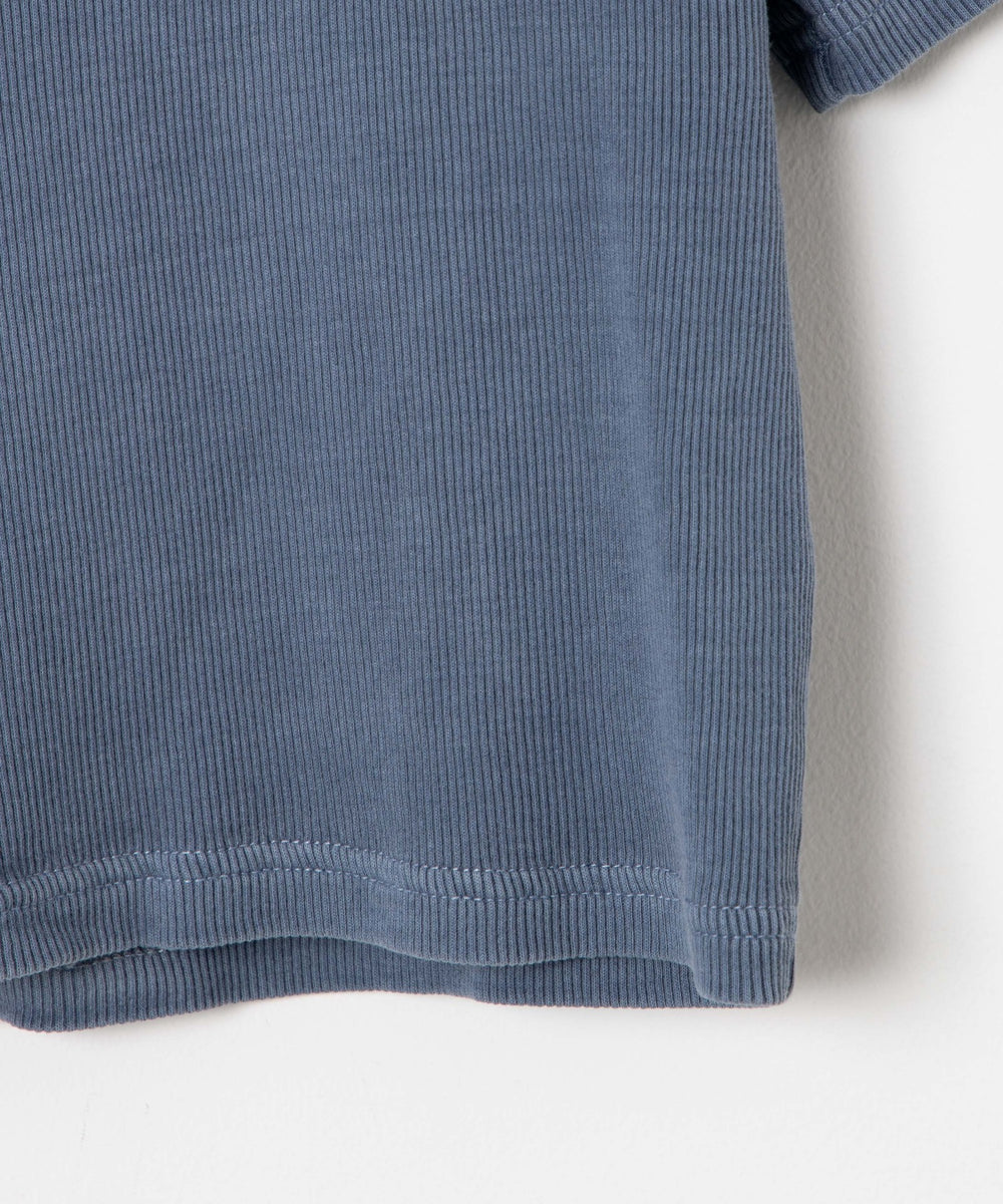 ブルー　モデル:161cm M着用