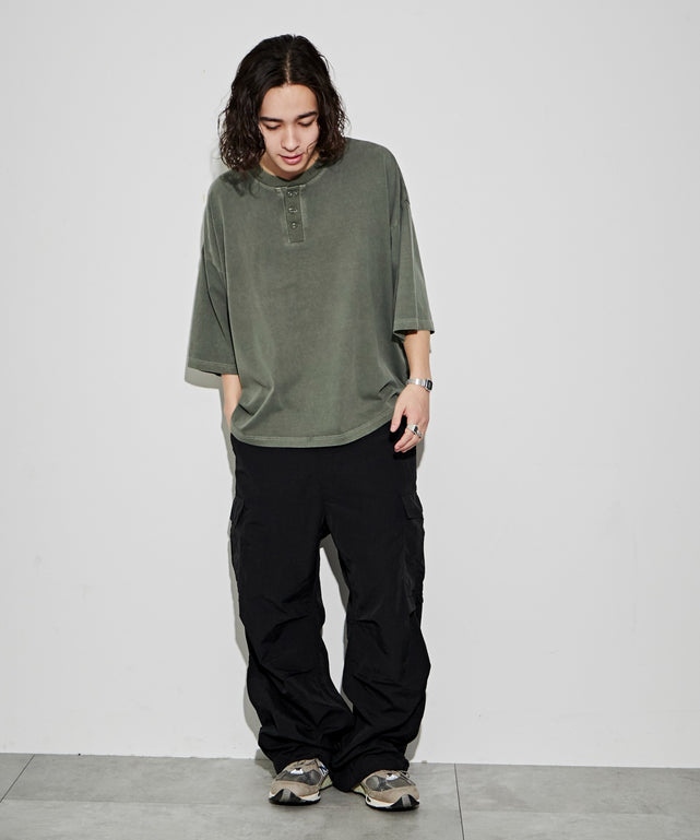 カーキ モデル：174㎝ L着用