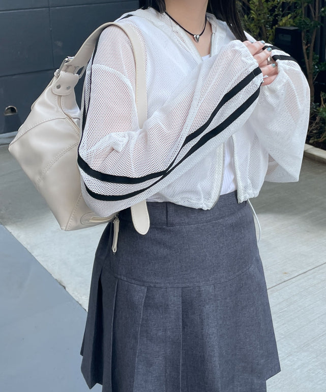 ホワイト 　モデル:155cm F着用