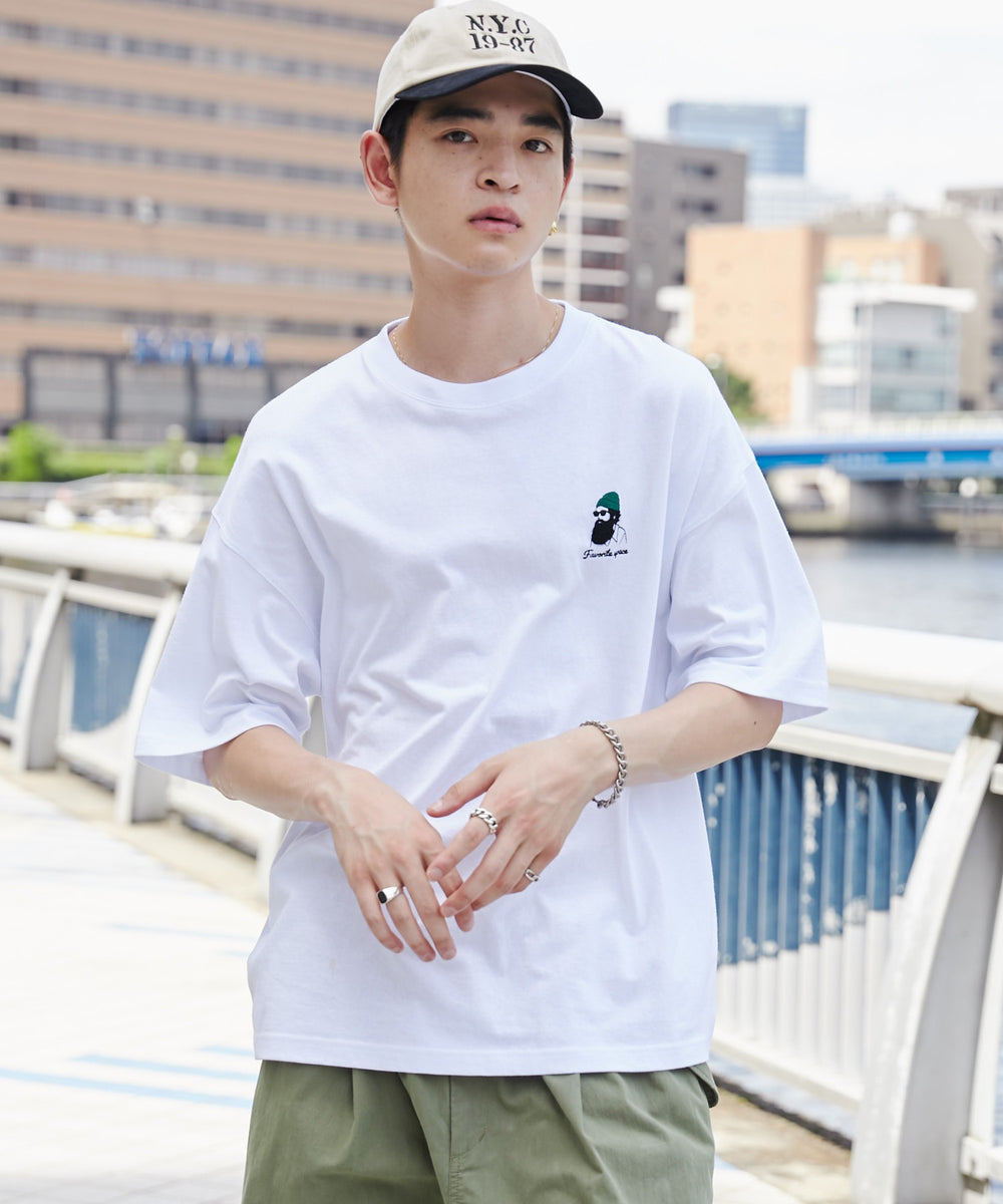 ホワイト モデル：180cm L着用