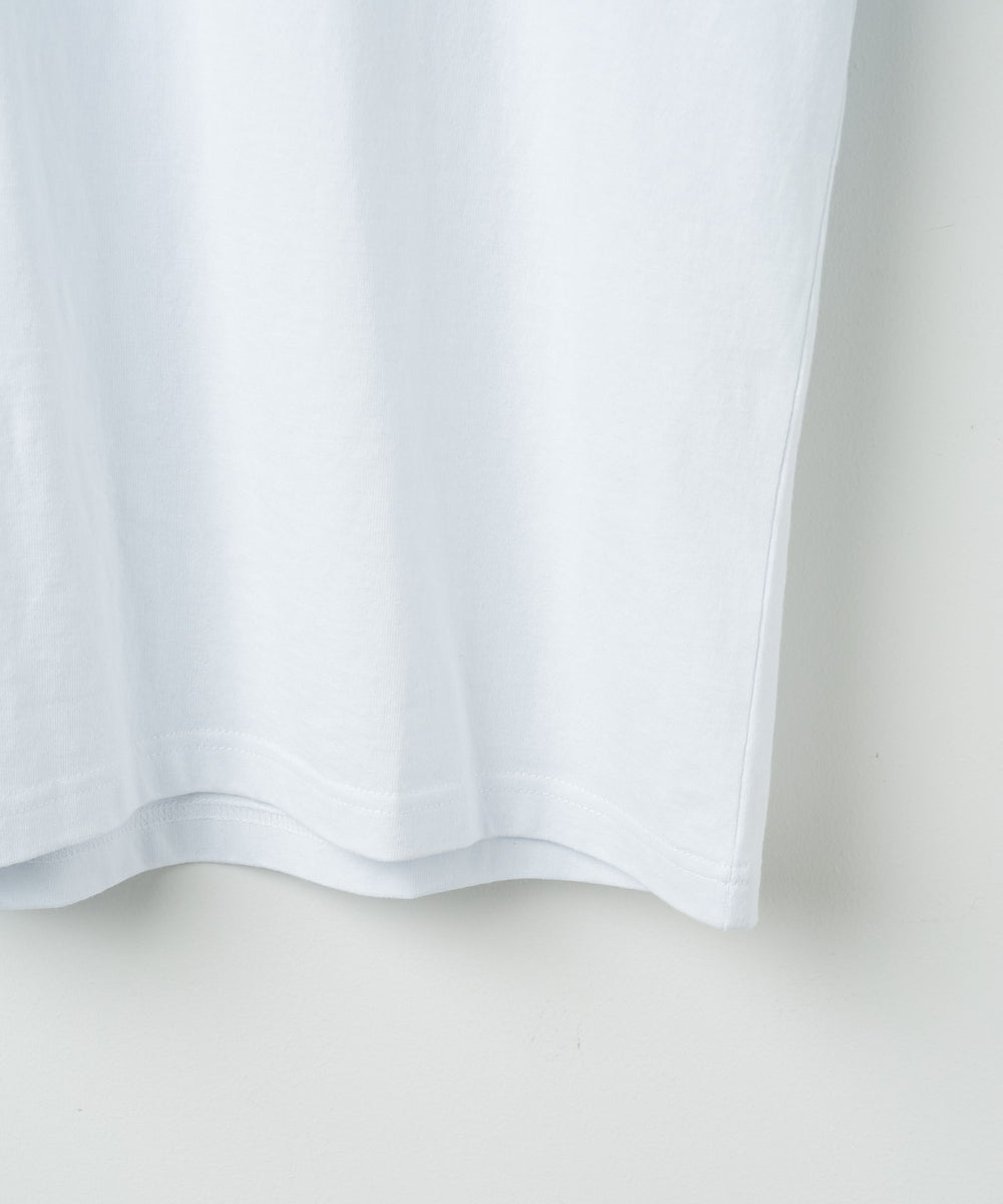 ホワイト モデル：174㎝ L着用