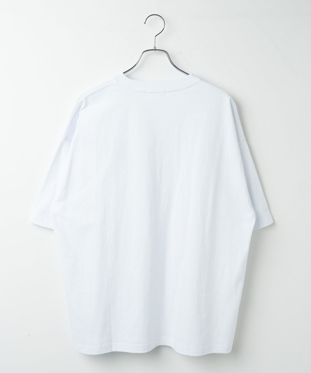 ホワイト モデル：174㎝ L着用