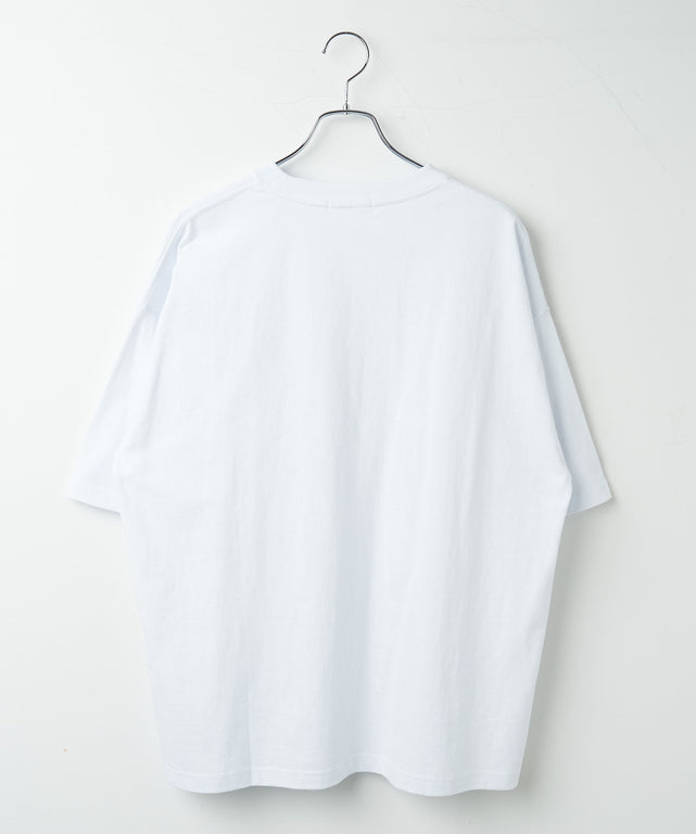 ホワイト モデル：174㎝ L着用