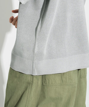 ホワイト モデル：174㎝ L着用