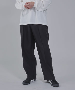 ブラック モデル：178cm L着用