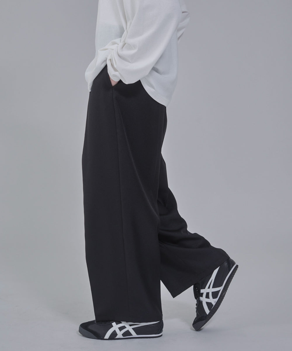 ブラック モデル：178cm L着用