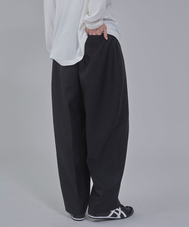 ブラック モデル：178cm L着用