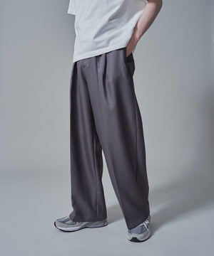 グレー　モデル：180㎝　L着用