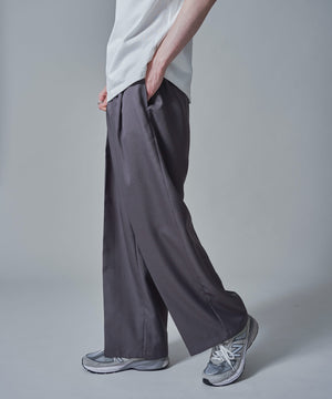 グレー　モデル：180㎝　L着用