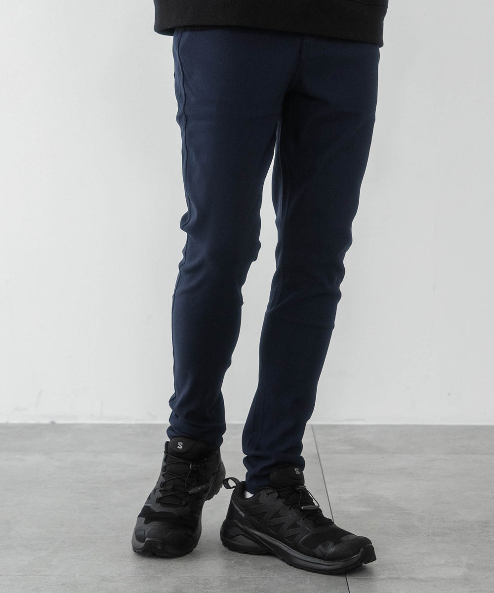 ネイビー モデル：175cm M着用