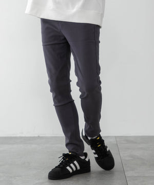 グレー モデル：175cm M着用