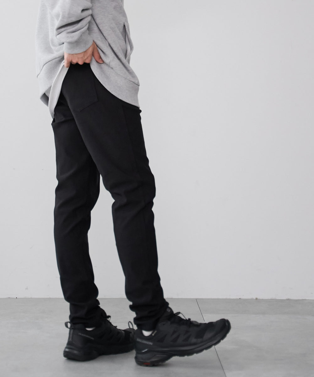 ブラック モデル：175cm L着用