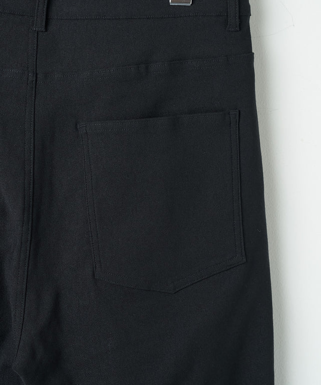 スキニーパンツ