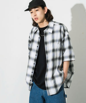 ホワイト系チェック モデル：174㎝ L着用