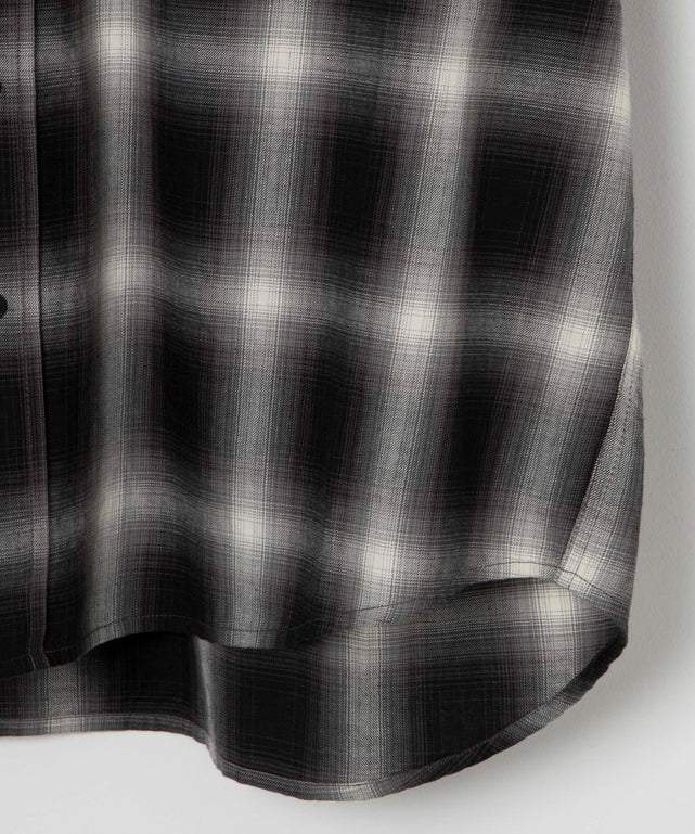 ホワイト系チェック モデル：174㎝ L着用