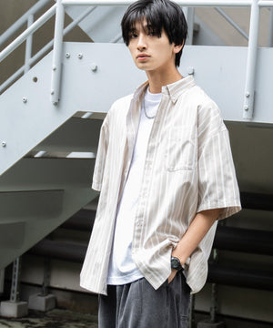 ベージュその他 モデル：180cm L着用