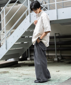 ベージュその他 モデル：180cm L着用