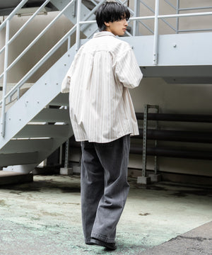 ベージュその他 モデル：180cm L着用