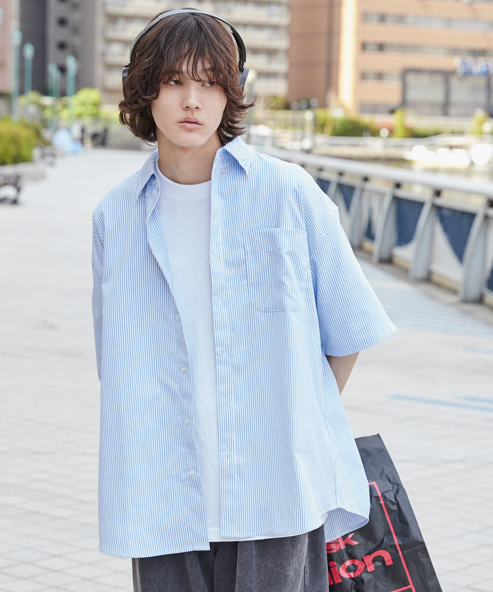 ブルー系ストライプ モデル：173cm L着用