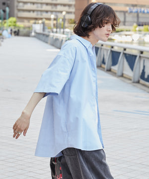 ブルー系ストライプ モデル：173cm L着用