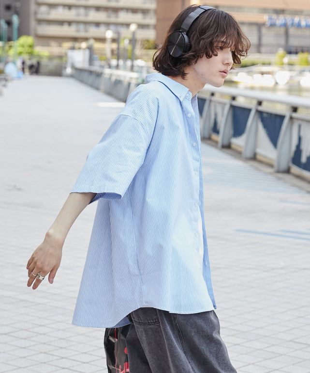 ブルー系ストライプ モデル：173cm L着用