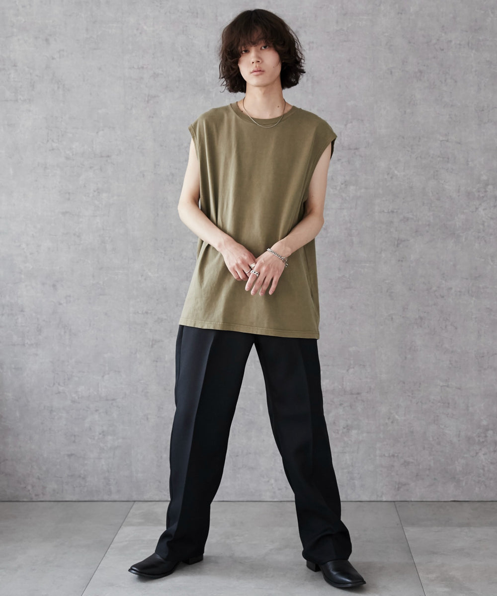 カーキ モデル：173cm L着用