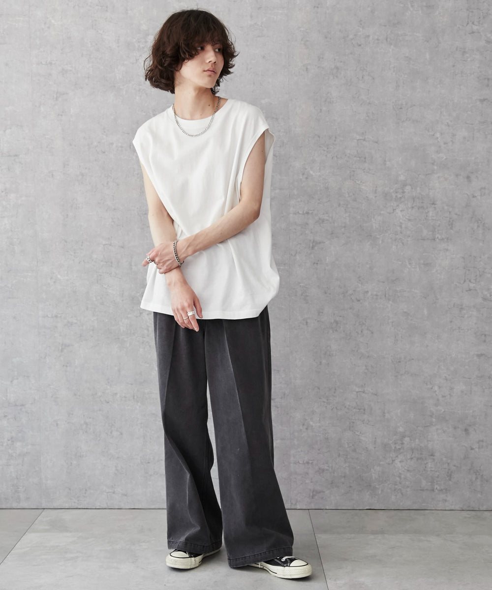 ホワイト モデル：173cm L着用