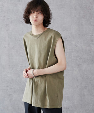 カーキ モデル：173cm L着用