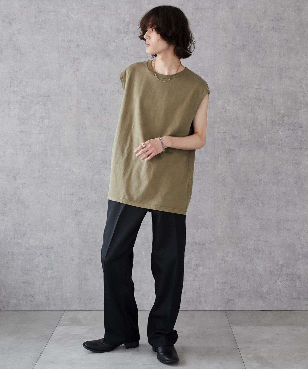 カーキ モデル：173cm L着用