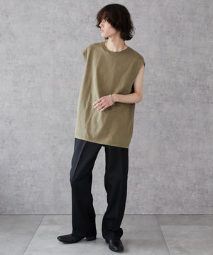 カーキ モデル：173cm L着用