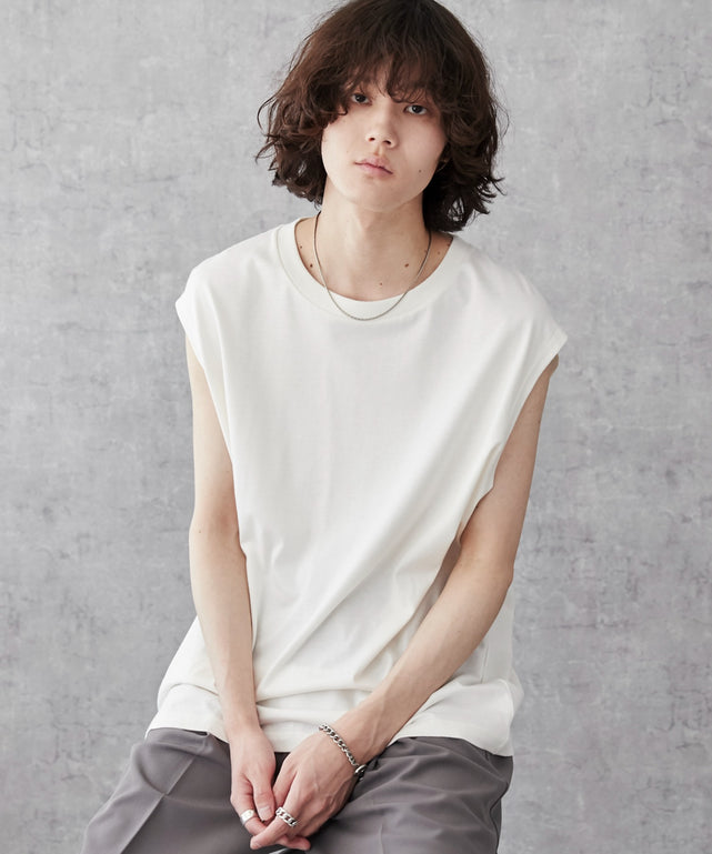 ホワイトその他 モデル：173cm L着用