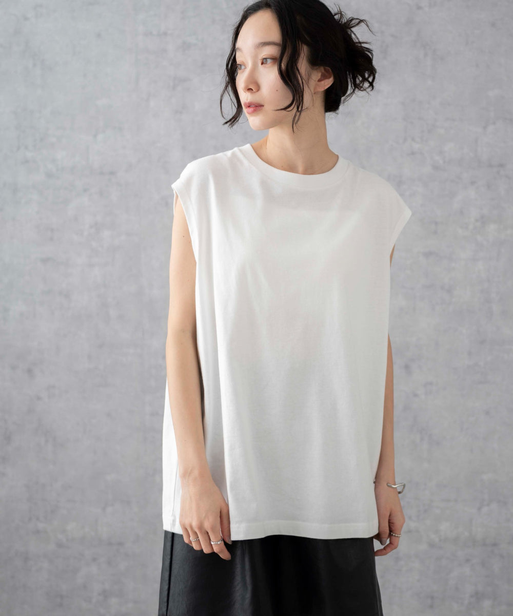 ホワイト  モデル：161cm S着用