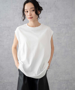 ホワイト  モデル：161cm S着用