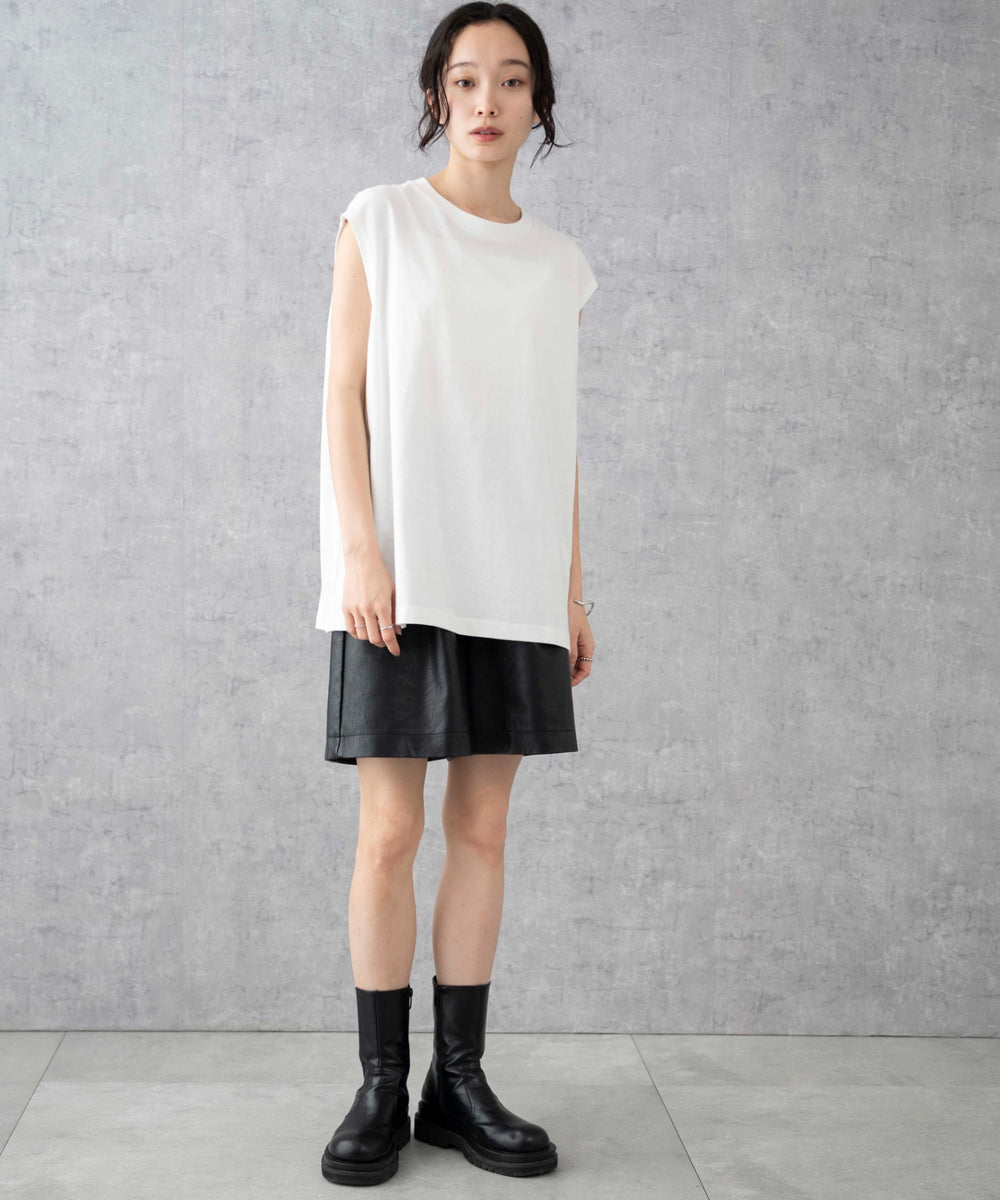 ホワイト  モデル：161cm S着用