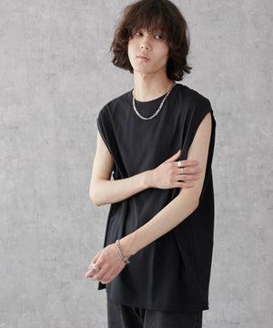 ブラック モデル：173cm L着用