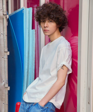 ホワイト モデル：178cm M着用