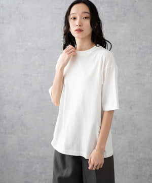 ホワイト  モデル：161cm S着用