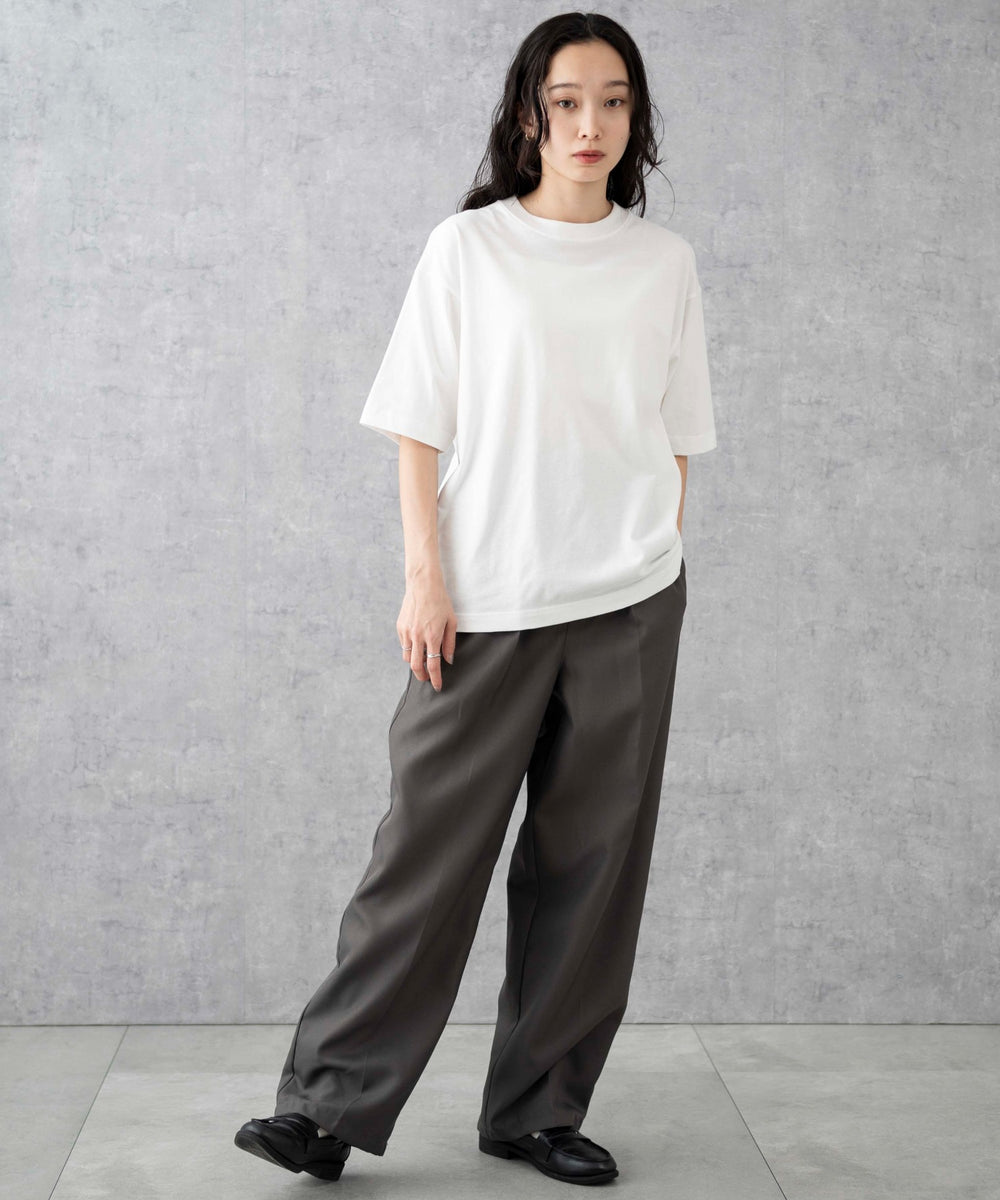 ホワイト  モデル：161cm S着用