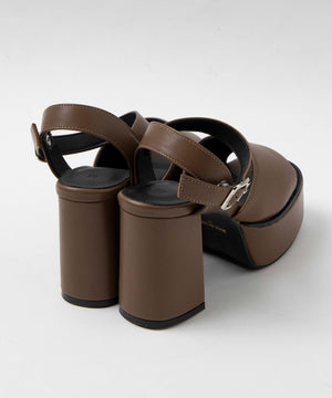 ストーム付きヒールサンダル