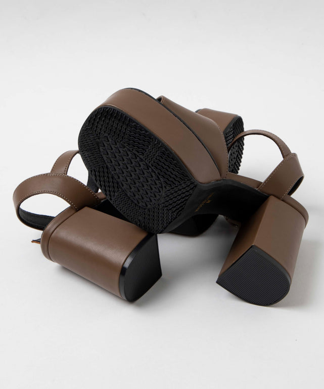 ストーム付きヒールサンダル