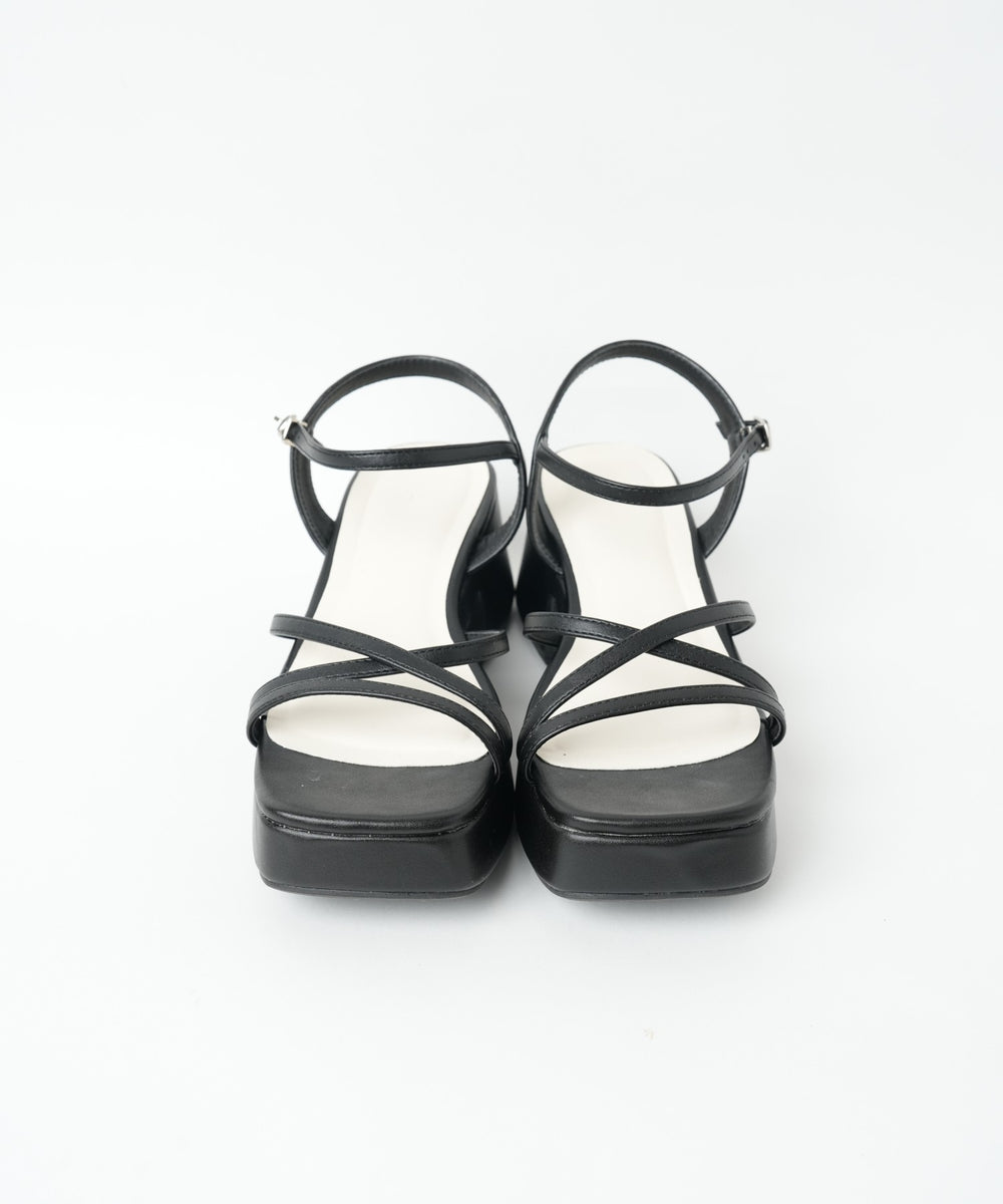 バルキーヒール細ストラップサンダル