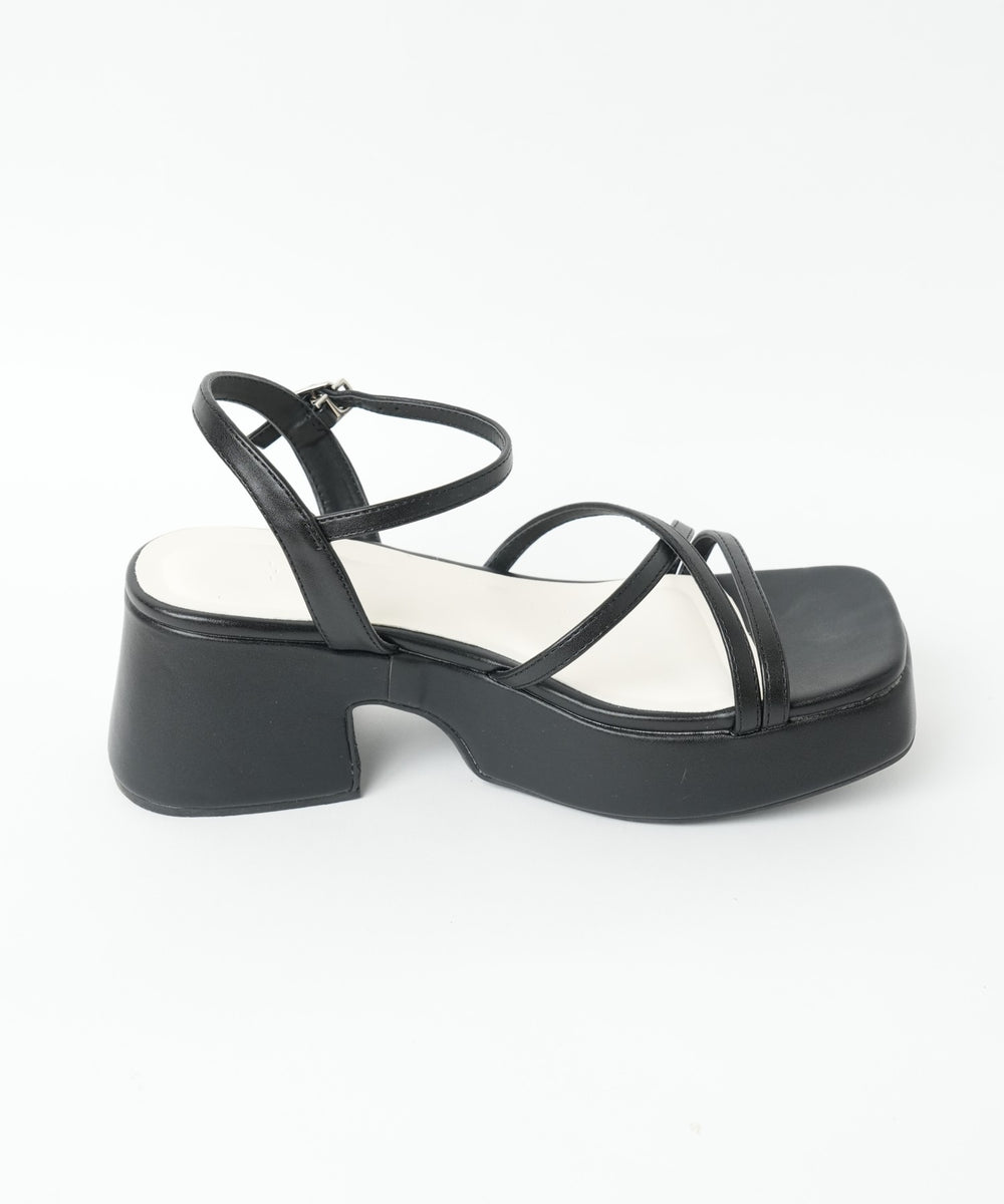 バルキーヒール細ストラップサンダル