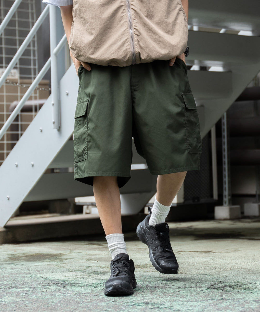 カーキ モデル：180cm L着用