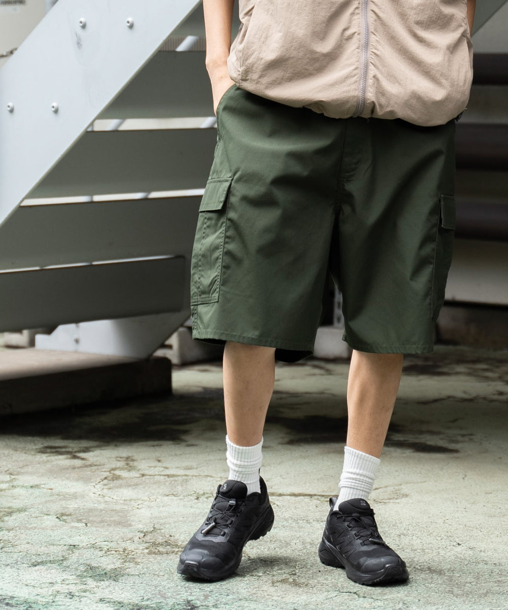 カーキ モデル：180cm L着用