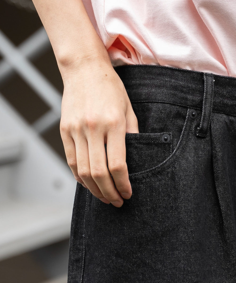 デニム中濃加工色 モデル：180cm L着用