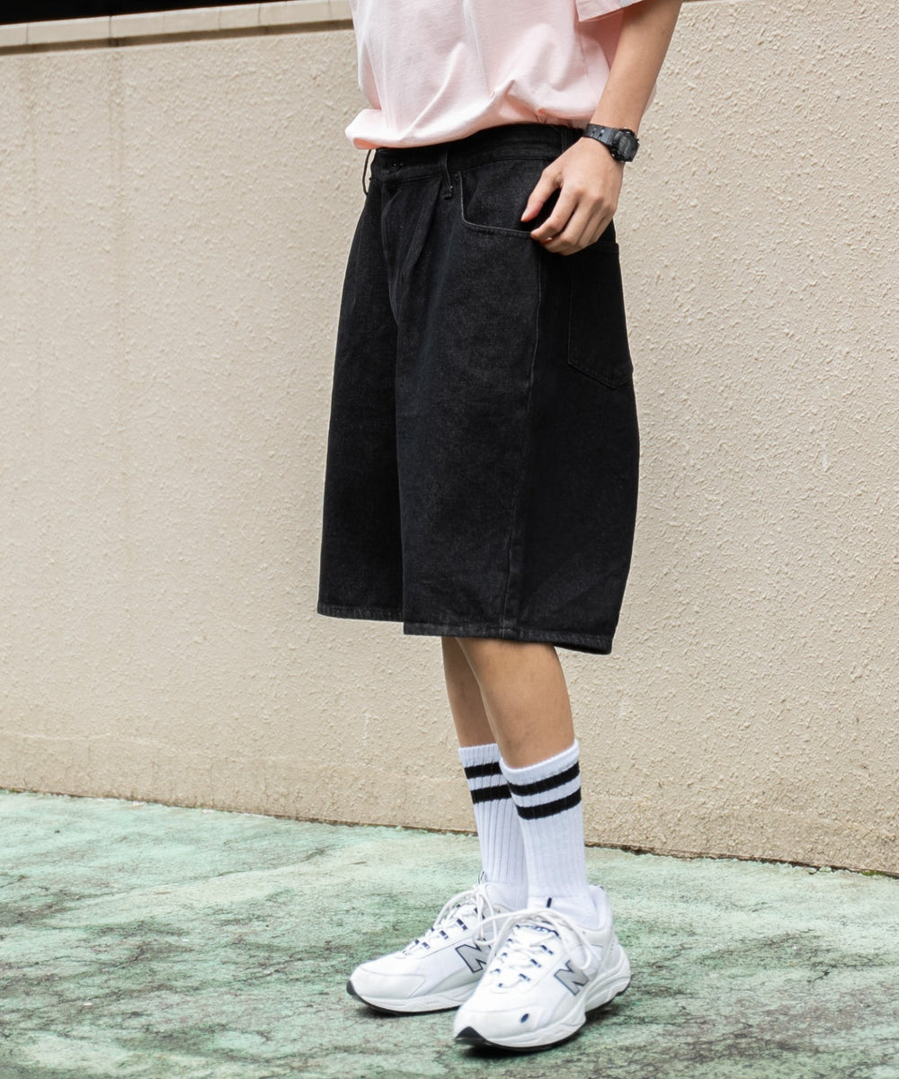 ブラック モデル：180cm L着用